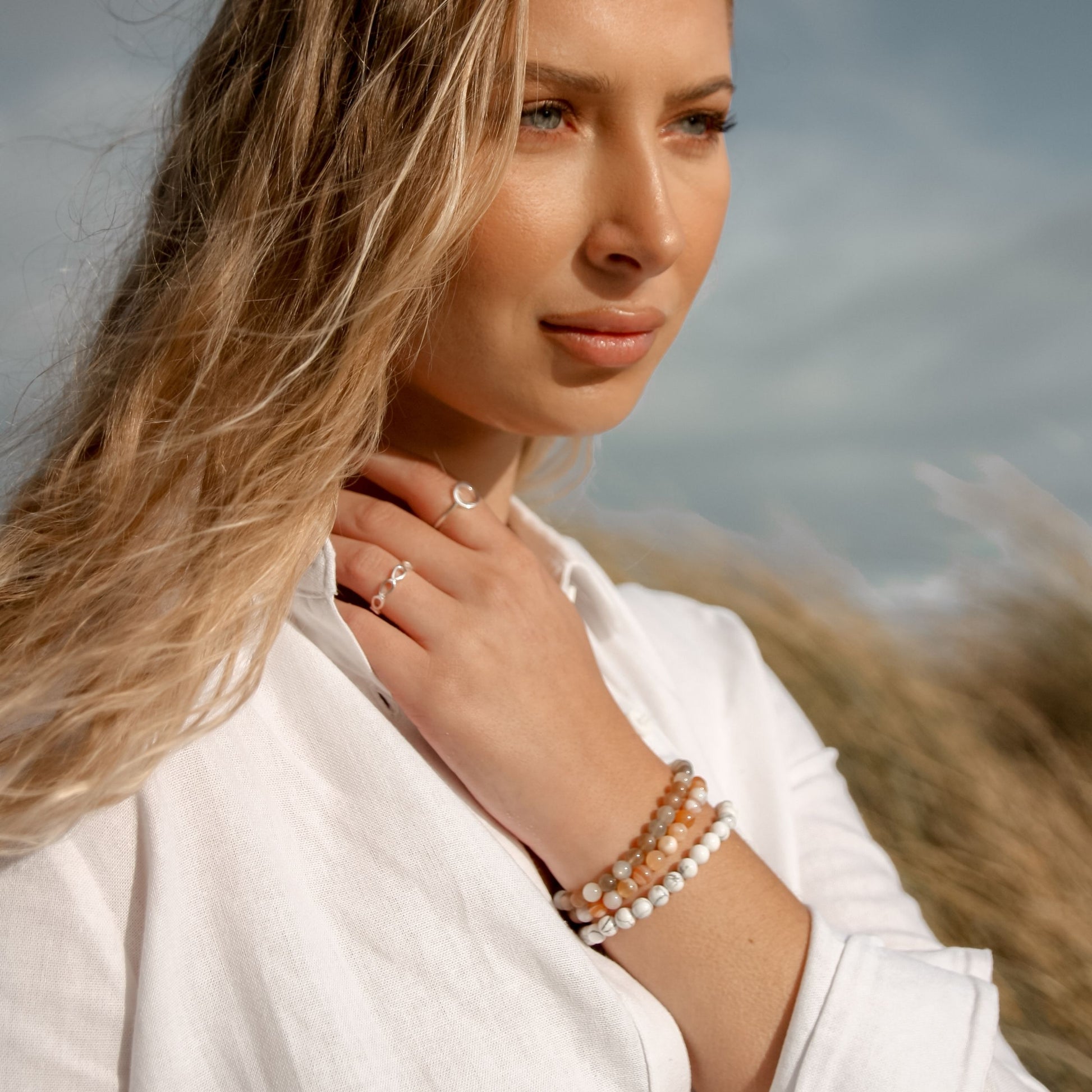 Magnesite "Safari" Bracelet model image 